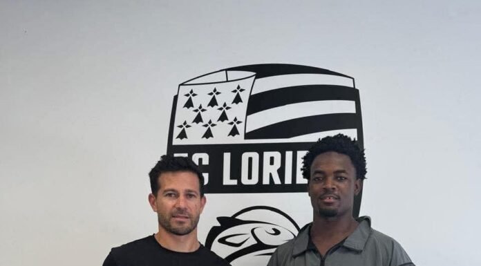 Mamadou KonĂ©đšđź signe au FC Lorient !